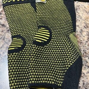 Compression Ankle Support.